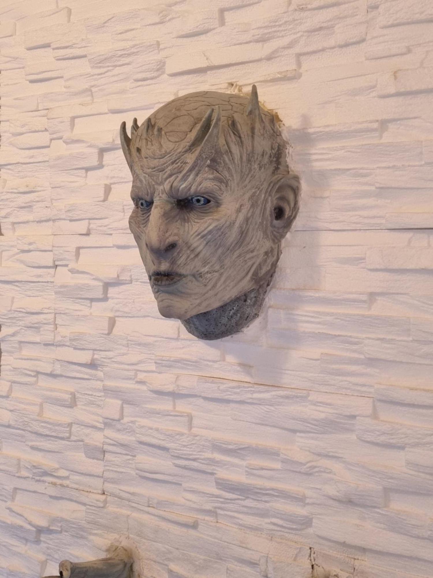 Apartment Experience Game Of Throne *